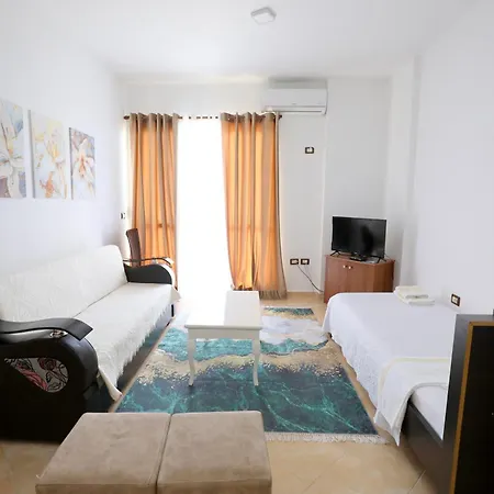 Blue Bay Apartment *